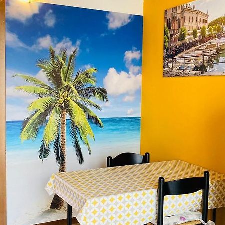 Palm Beach - Your Private And Complete Apartment In เดเซนซาโนเดลการ์ดา ภายนอก รูปภาพ