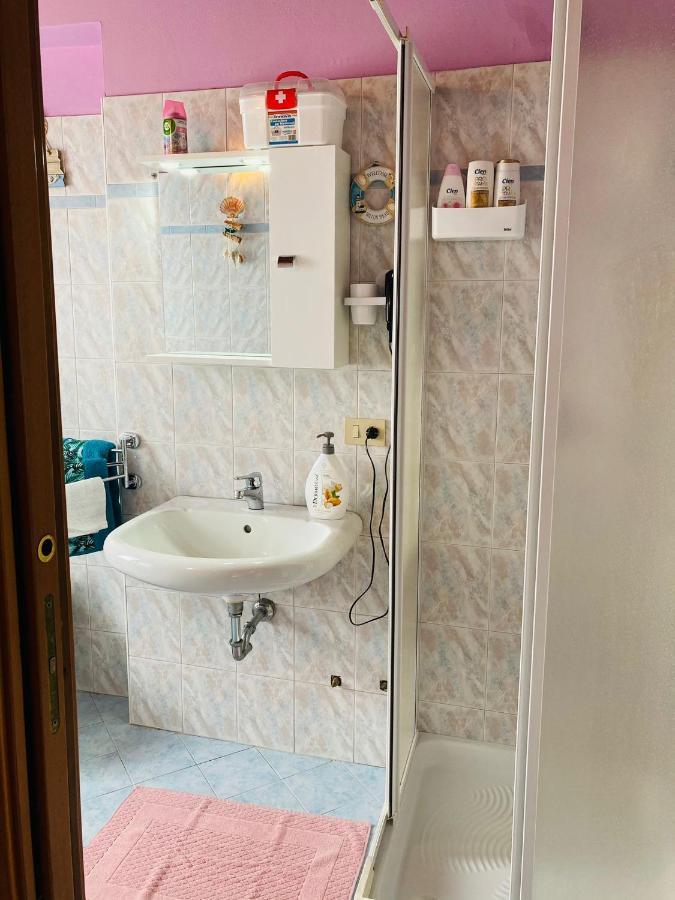 Palm Beach - Your Private And Complete Apartment In เดเซนซาโนเดลการ์ดา ภายนอก รูปภาพ