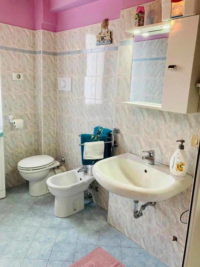 Palm Beach - Your Private And Complete Apartment In เดเซนซาโนเดลการ์ดา ภายนอก รูปภาพ