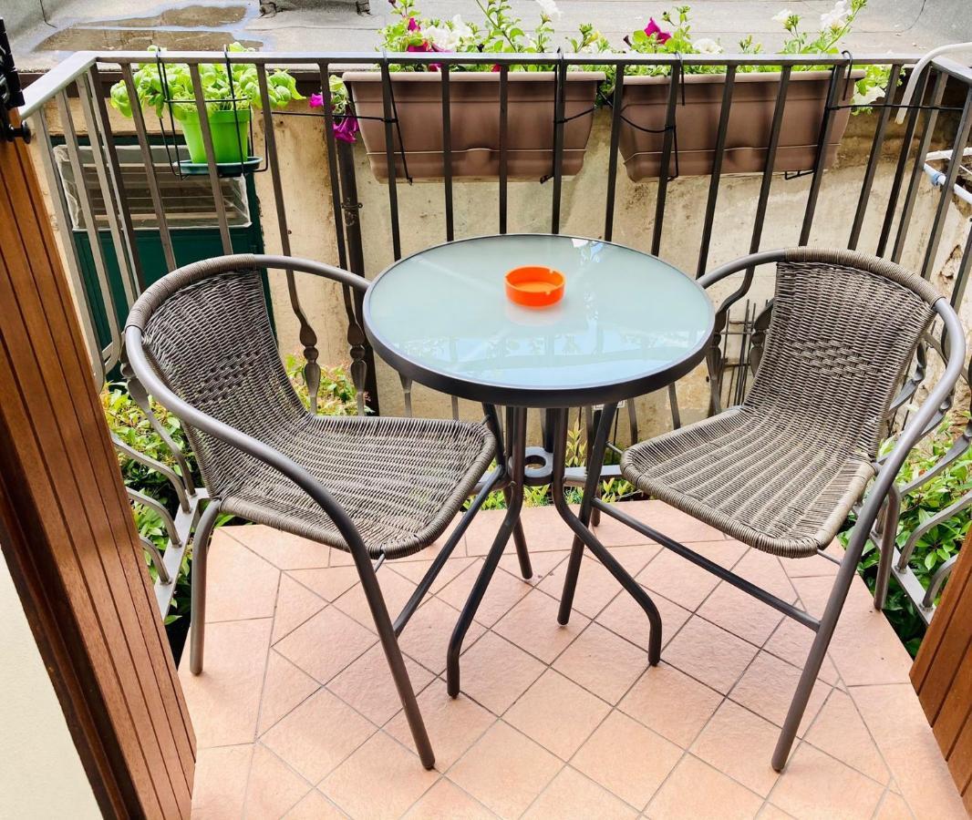 Palm Beach - Your Private And Complete Apartment In เดเซนซาโนเดลการ์ดา ภายนอก รูปภาพ