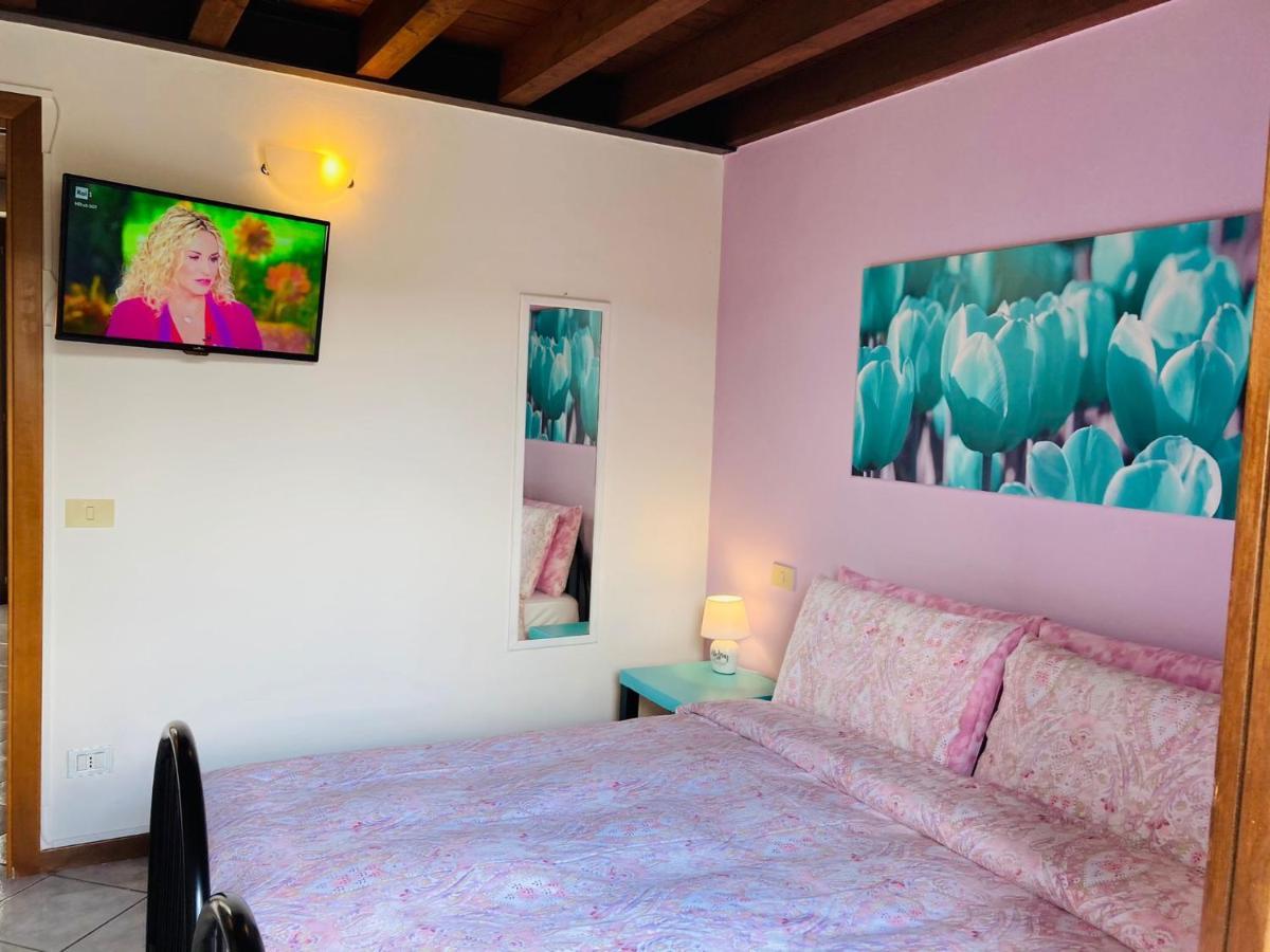Palm Beach - Your Private And Complete Apartment In เดเซนซาโนเดลการ์ดา ภายนอก รูปภาพ